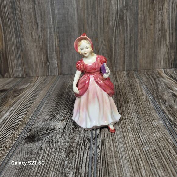 Vintage Paragon Figurine Miss Pamela, Bone China England - Picture 2 of 7